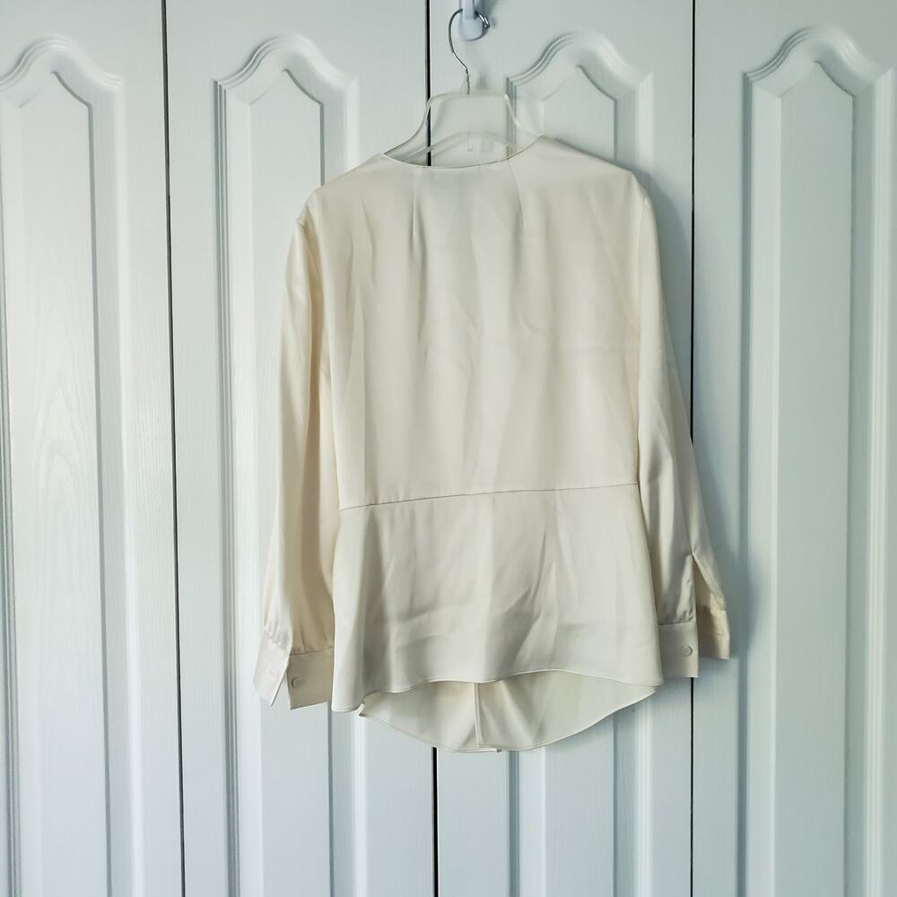 Theory Twist Front Blouse Shirt Size 8 – Elegant Minimalist Top - Picture 11 of 12